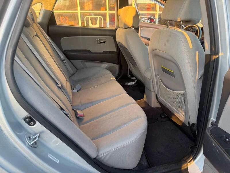 2010 Hyundai Elantra - Image 14 of 20