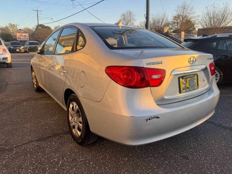 2010 Hyundai Elantra - Image 7 of 20