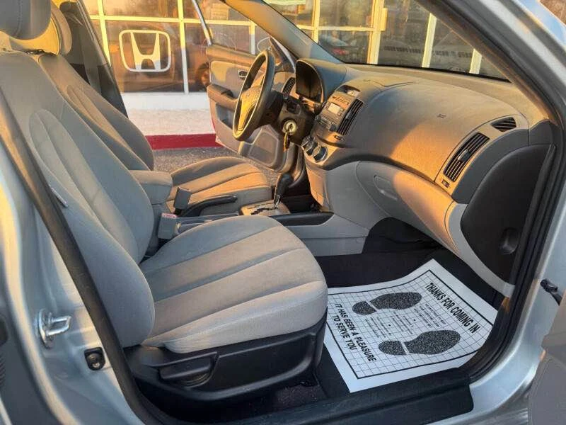 2010 Hyundai Elantra - Image 15 of 20