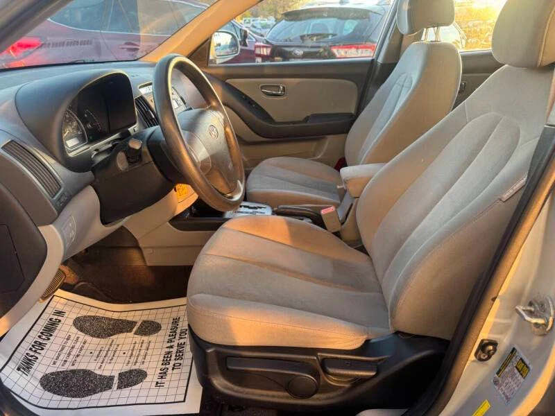 2010 Hyundai Elantra - Image 13 of 20
