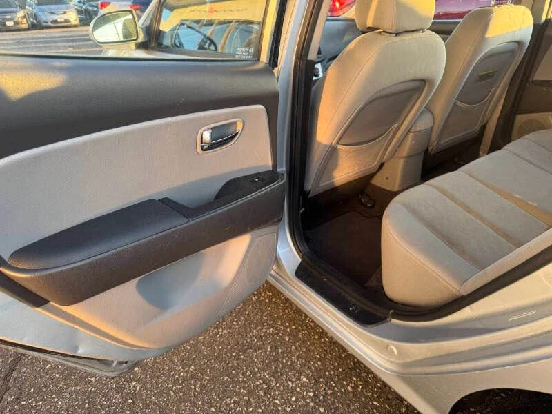 2010 Hyundai Elantra - Image 9 of 20