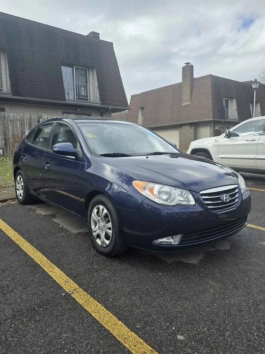 2010 Hyundai Elantra - Image 2 of 4