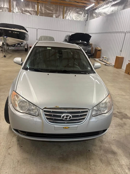 2010 Hyundai Elantra - Image 2 of 9