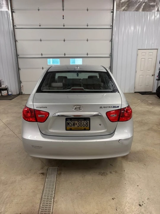 2010 Hyundai Elantra - Image 4 of 9