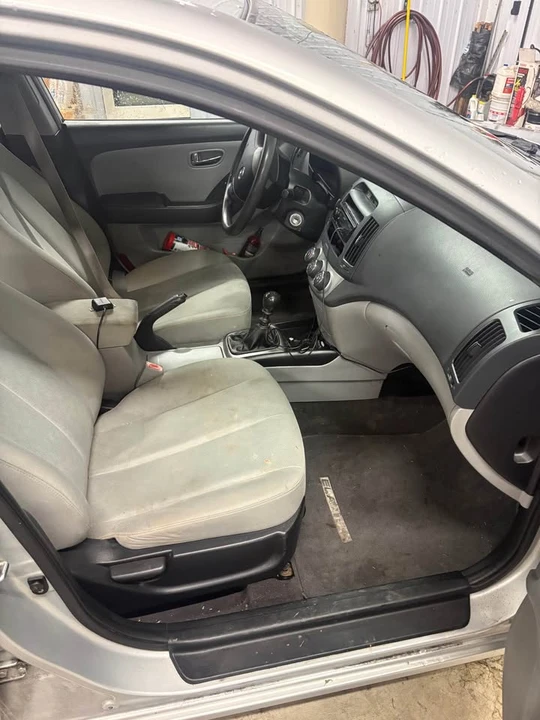 2010 Hyundai Elantra - Image 6 of 9