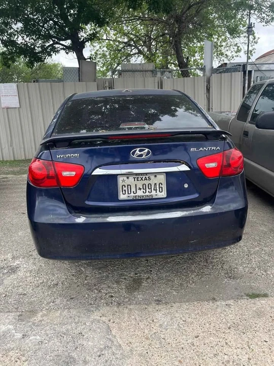 2010 Hyundai Elantra - Image 2 of 4
