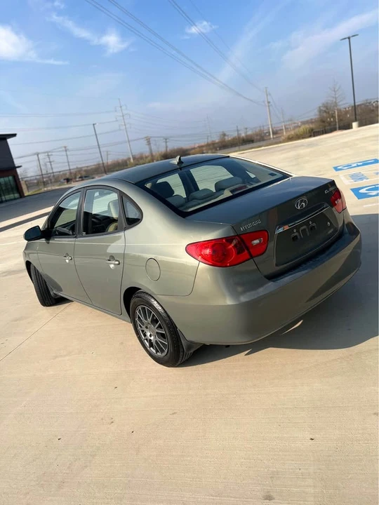 2010 Hyundai Elantra - Image 4 of 12