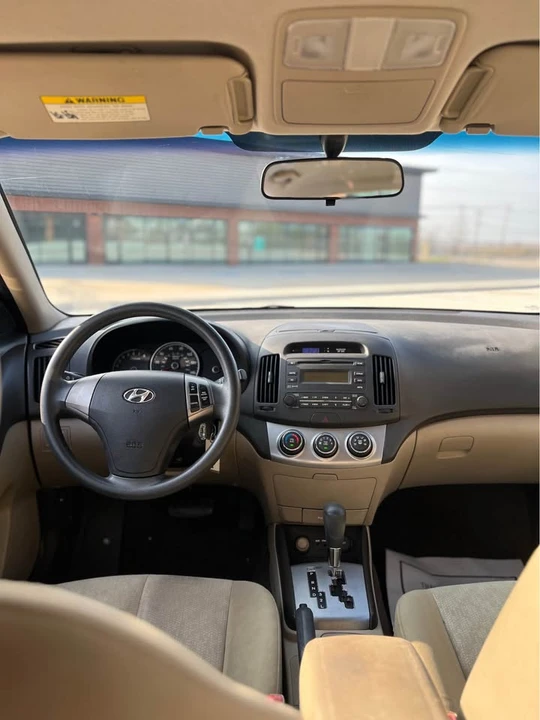 2010 Hyundai Elantra - Image 10 of 12
