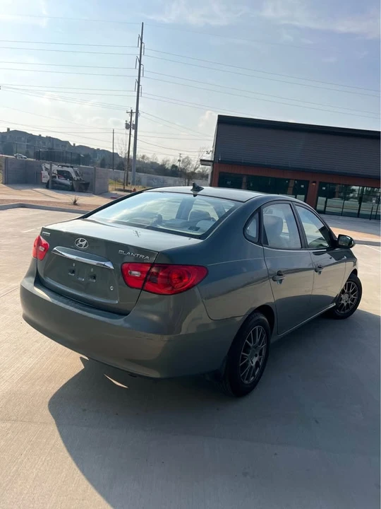 2010 Hyundai Elantra - Image 5 of 12