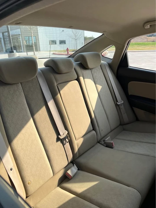 2010 Hyundai Elantra - Image 8 of 12