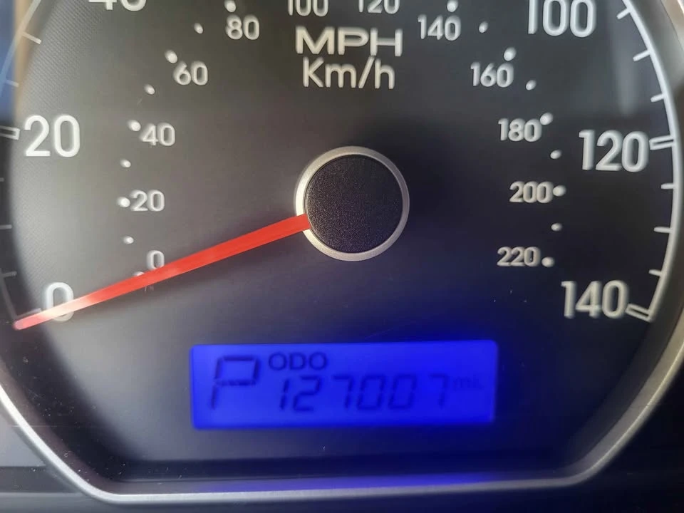 2010 Hyundai Elantra - Image 8 of 9