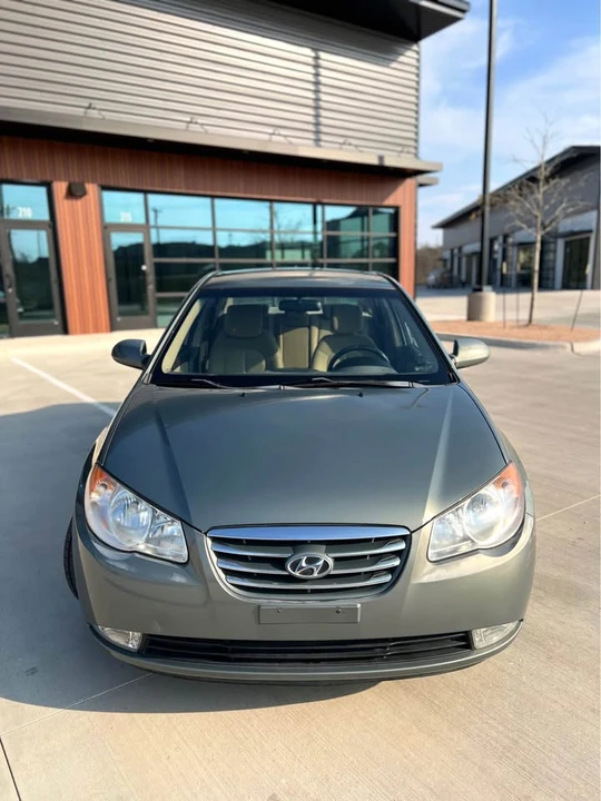 2010 Hyundai Elantra - Image 3 of 12