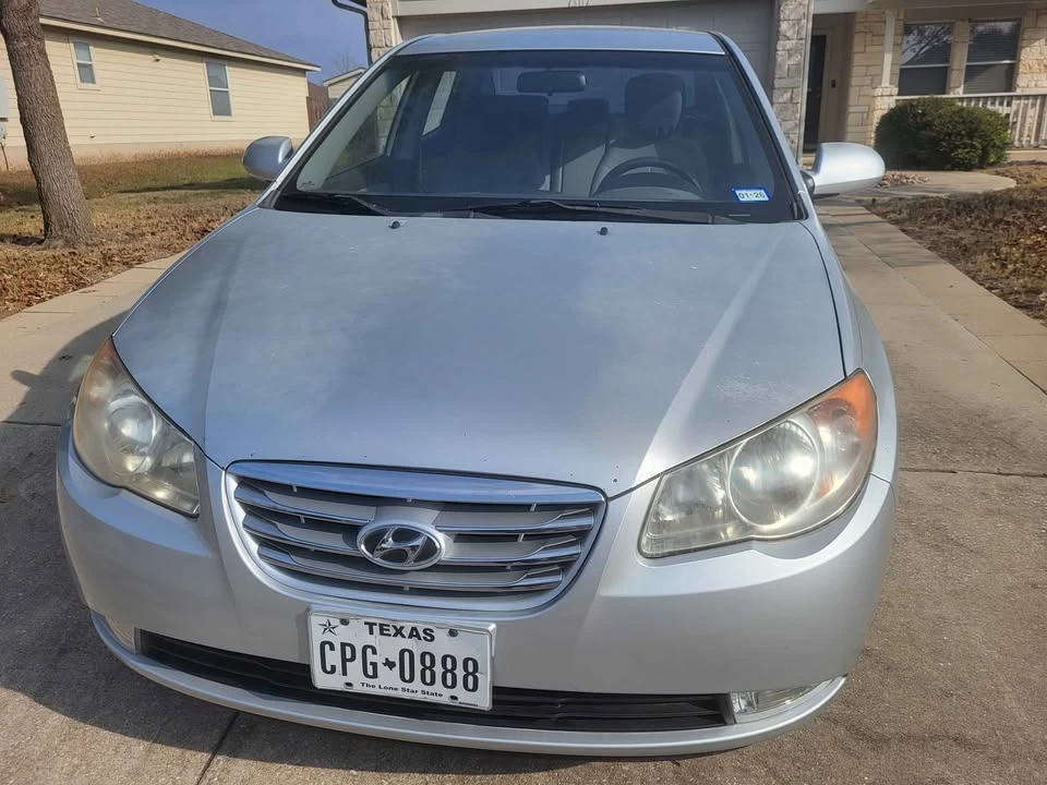 2010 Hyundai Elantra - Image 3 of 9