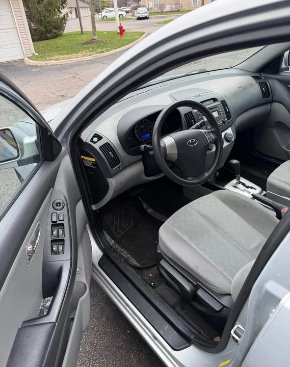 2010 Hyundai Elantra - Image 5 of 14