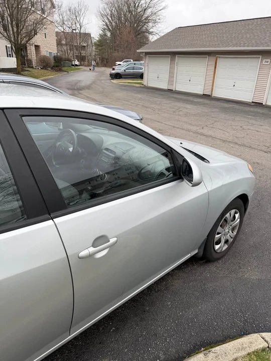 2010 Hyundai Elantra - Image 13 of 14