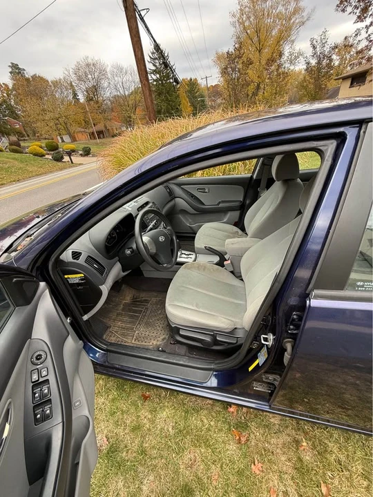 2010 Hyundai Elantra - Image 5 of 6