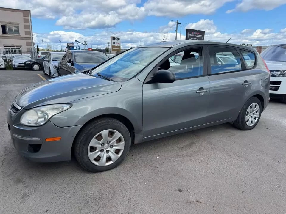 2010 Hyundai Elantra - Image 3 of 9