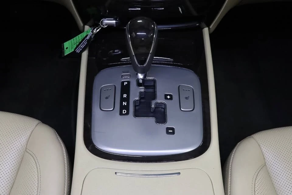 2010 Hyundai Genesis - Image 16 of 20