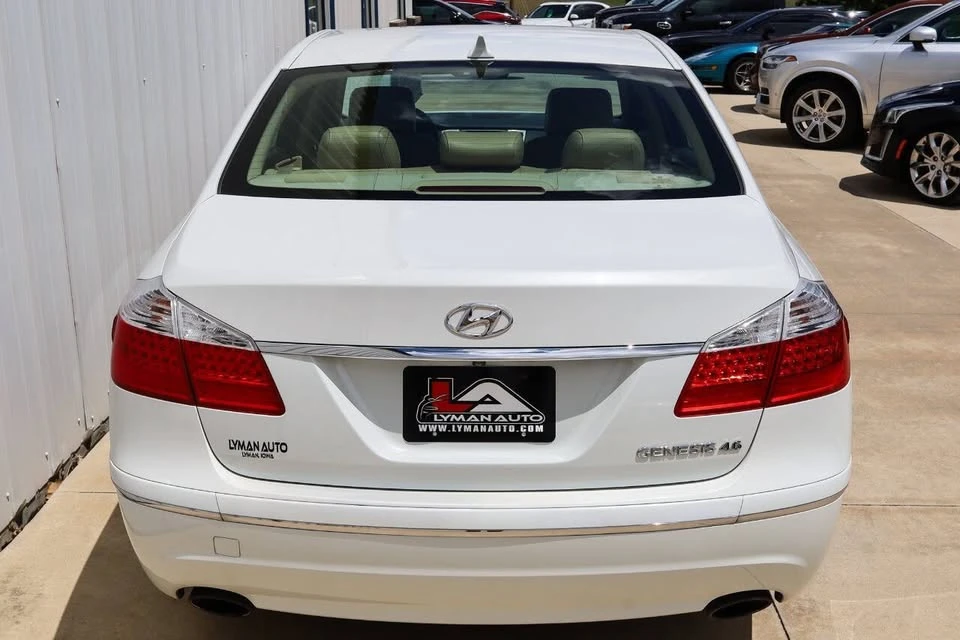 2010 Hyundai Genesis - Image 4 of 20