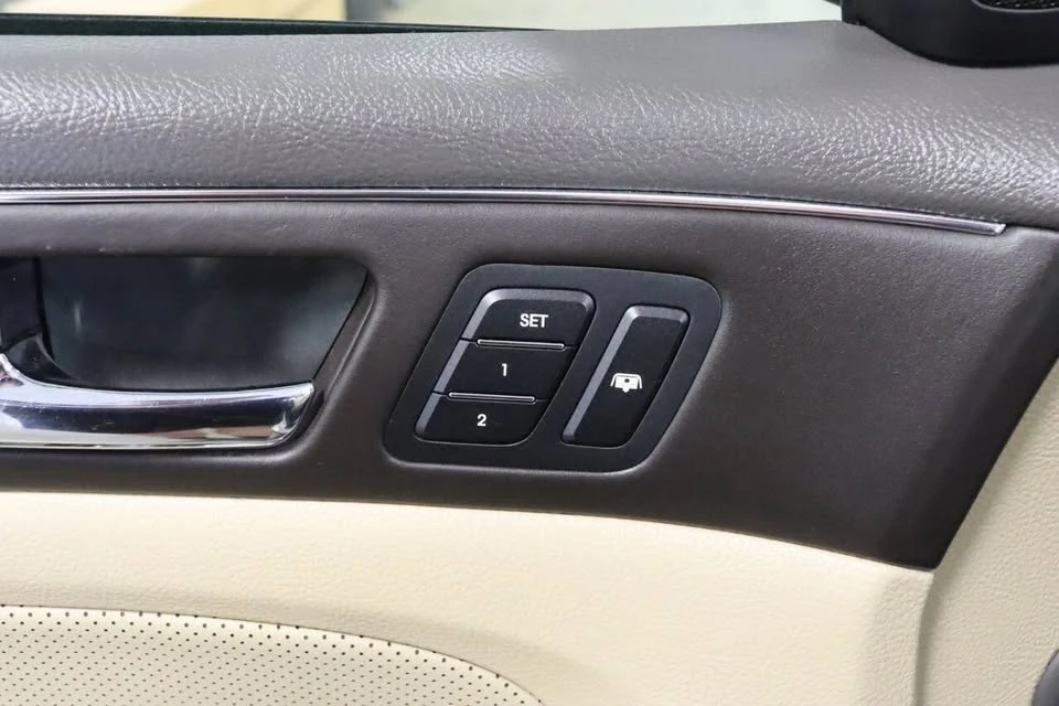 2010 Hyundai Genesis - Image 20 of 20