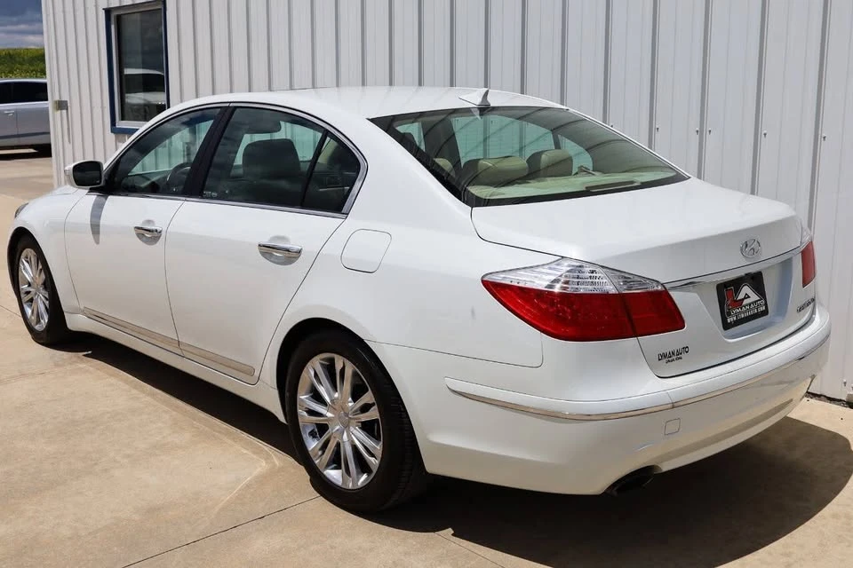 2010 Hyundai Genesis - Image 3 of 20