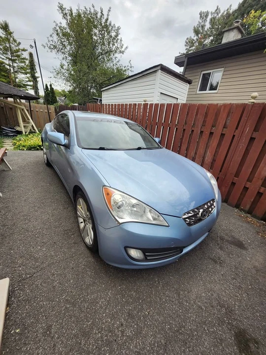 2010 Hyundai Genesis - Image 6 of 10