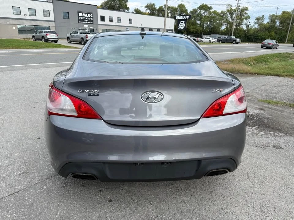 2010 Hyundai Genesis - Image 5 of 17