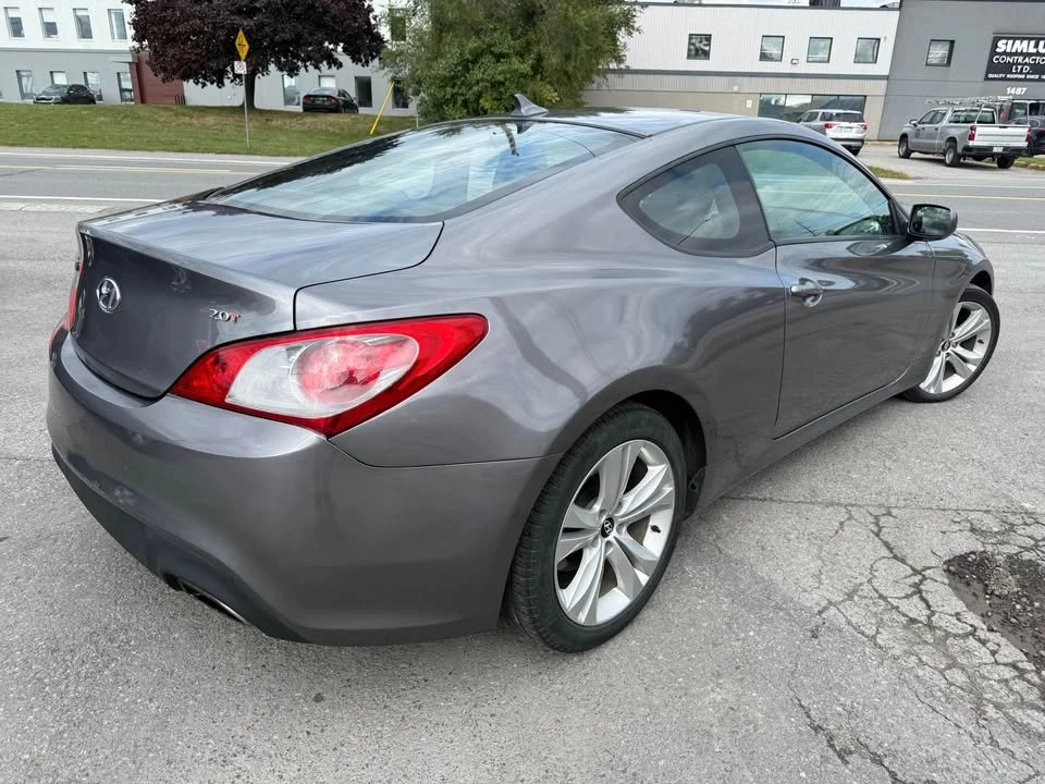 2010 Hyundai Genesis - Image 4 of 17