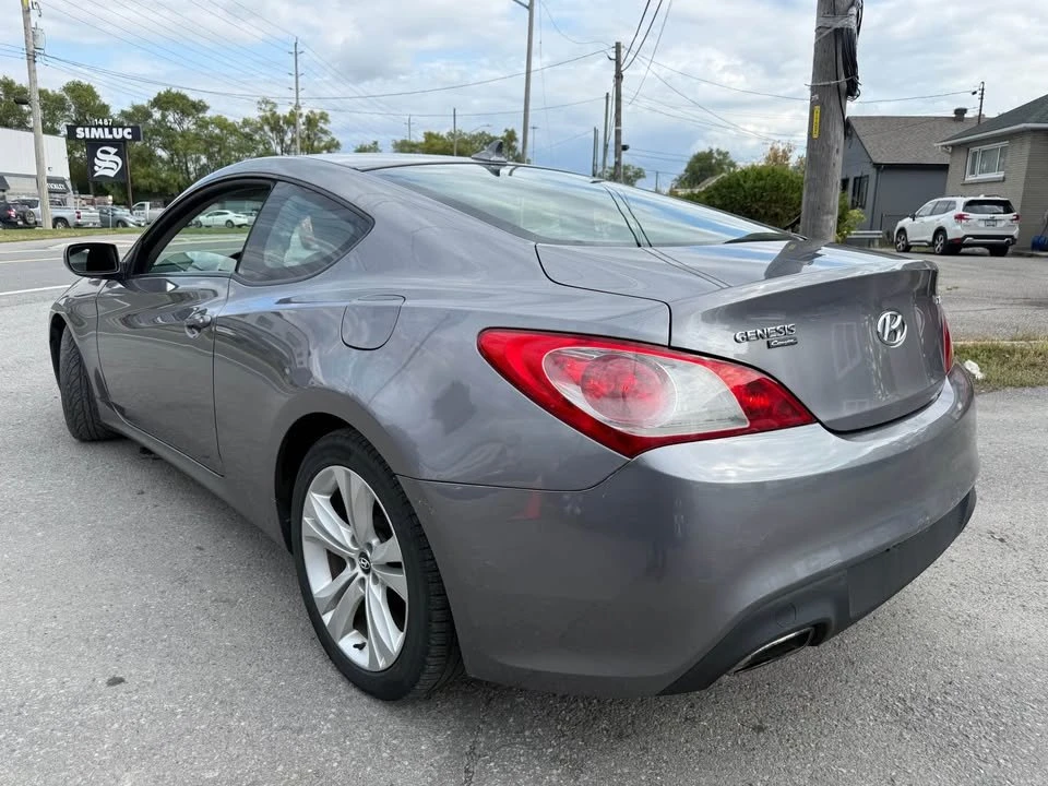 2010 Hyundai Genesis - Image 6 of 17