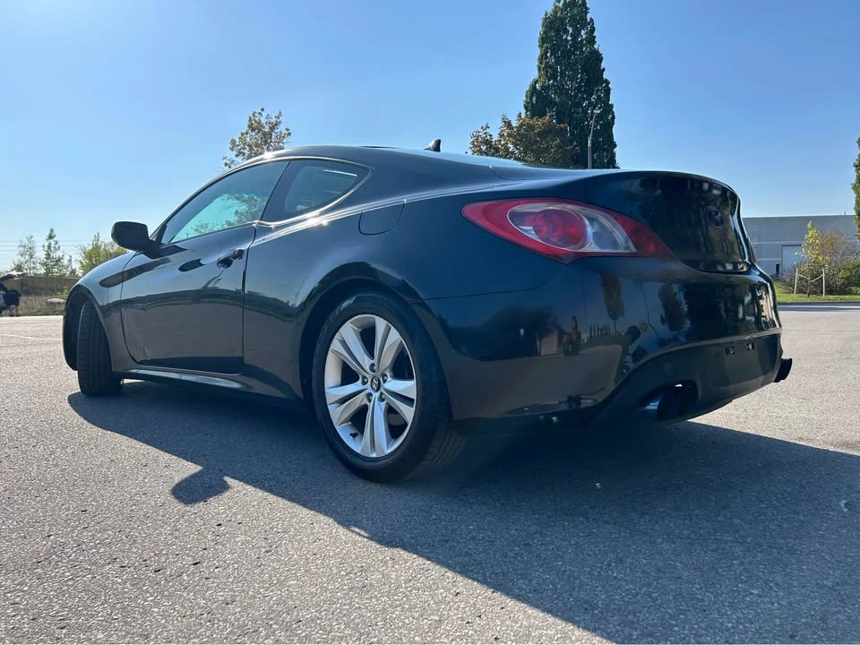 2010 Hyundai Genesis - Image 9 of 9