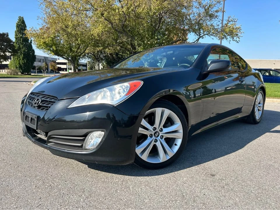 2010 Hyundai Genesis - Image 2 of 9
