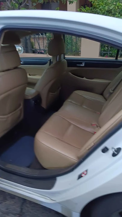 2010 Hyundai Genesis - Image 4 of 7