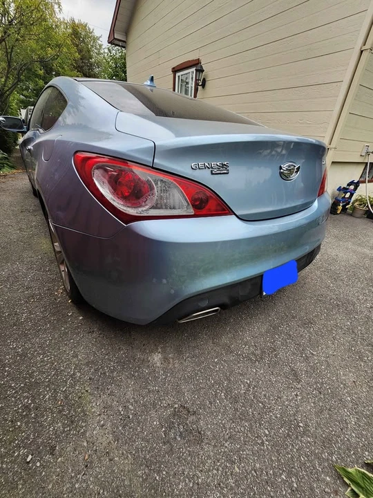 2010 Hyundai Genesis - Image 4 of 7