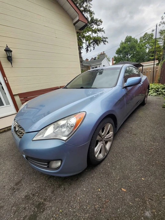 2010 Hyundai Genesis - Image 5 of 7