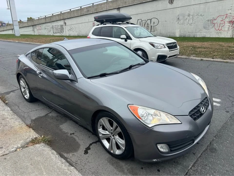 2010 Hyundai Genesis - Image 6 of 10