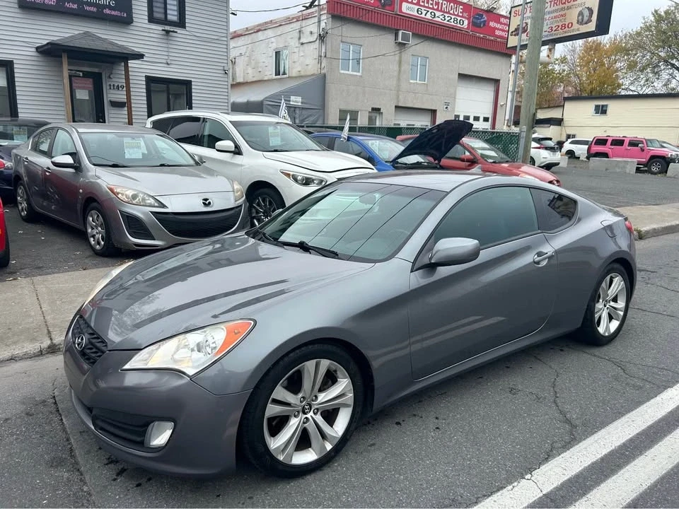 2010 Hyundai Genesis - Image 9 of 10