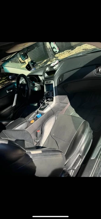 2010 Hyundai Genesis - Image 5 of 5