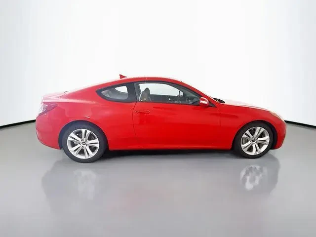 2010 Hyundai Genesis - Image 4 of 11