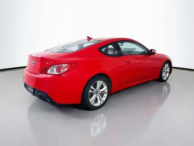2010 Hyundai Genesis - Image 5 of 11