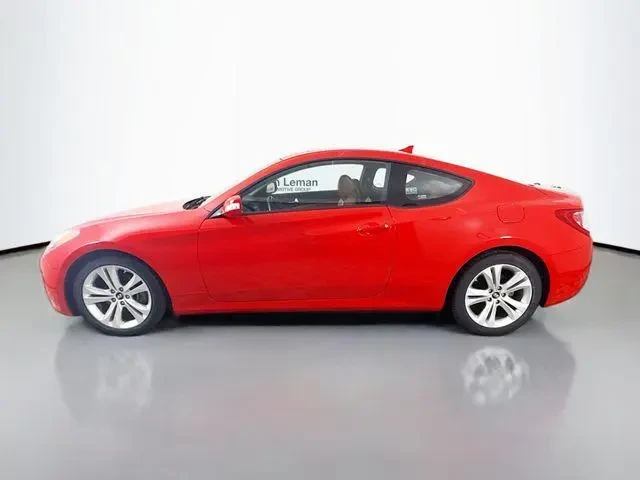 2010 Hyundai Genesis - Image 2 of 11