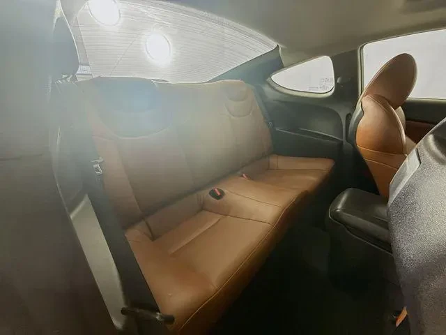 2010 Hyundai Genesis - Image 11 of 11