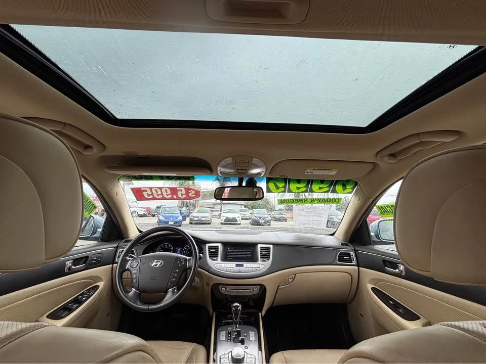 2010 Hyundai Genesis - Image 7 of 11