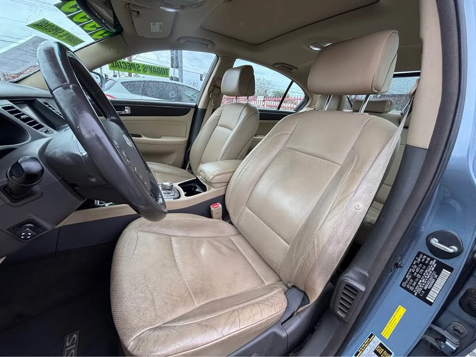 2010 Hyundai Genesis - Image 8 of 11