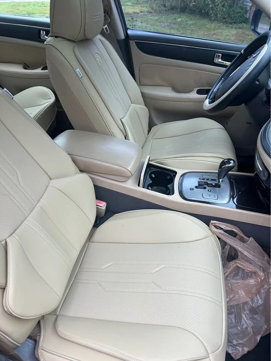 2010 Hyundai Genesis - Image 2 of 2