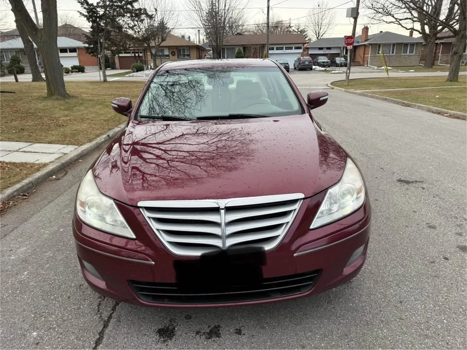 2010 Hyundai Genesis - Image 2 of 8