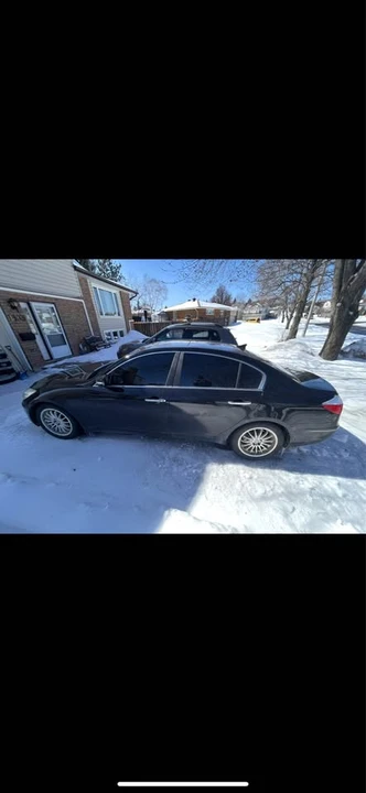2010 Hyundai Genesis - Image 2 of 4