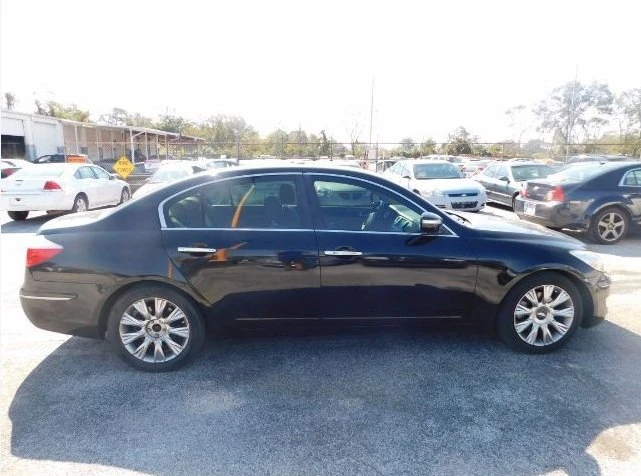 2010 Hyundai Genesis - Image 6 of 11