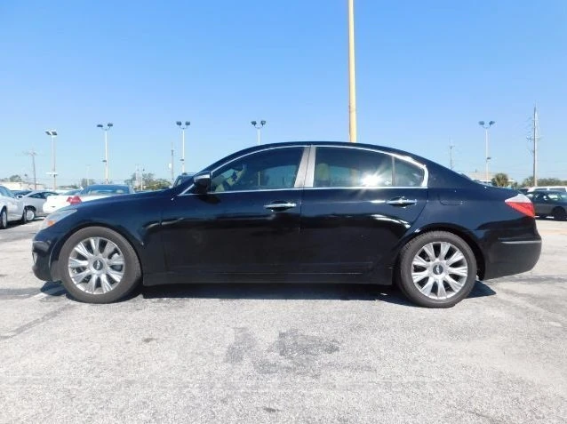 2010 Hyundai Genesis - Image 5 of 11