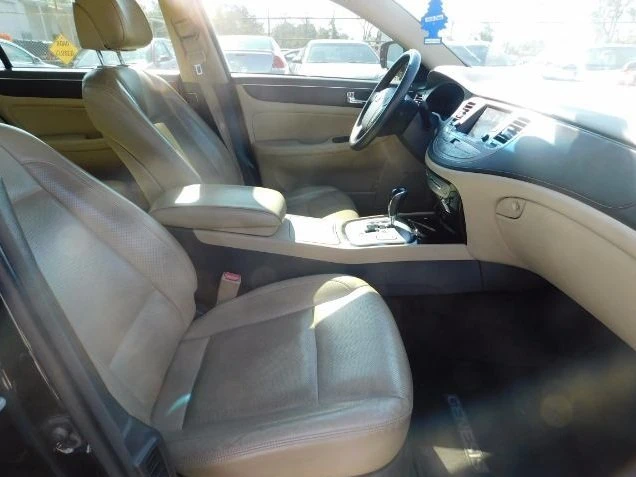 2010 Hyundai Genesis - Image 10 of 11