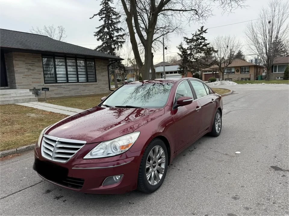 2010 Hyundai Genesis - Image 2 of 8
